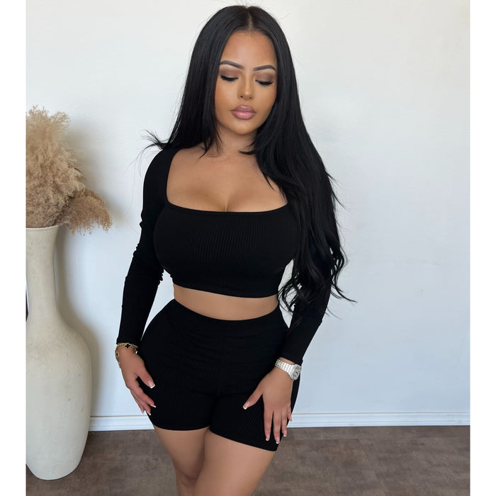 Iris Shorts W Long Sleeve Square Top (Black)