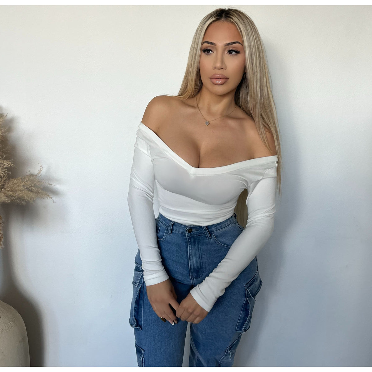 Makayla Deep V Neck Long Sleeve Top (White)