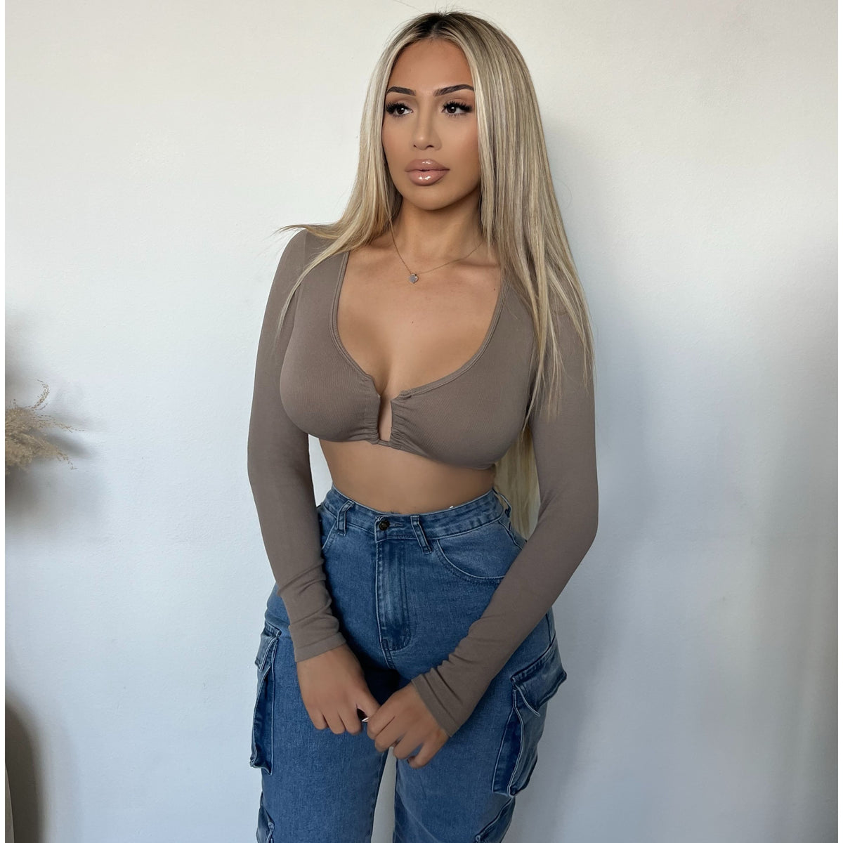 Linda Longe Sleeve Front U Top (Ash)