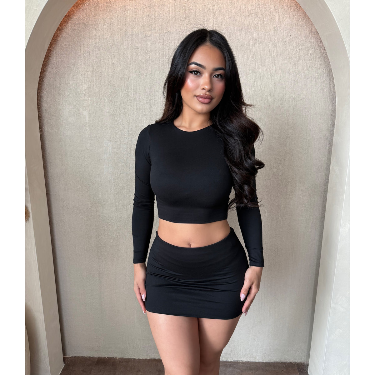 Bianca Long Sleeve Solid Basic Crop Top (Black)