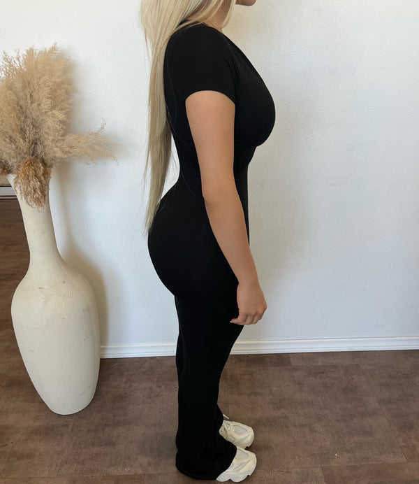 Elizabeth Snatched Zip Jumpsuit (Black)