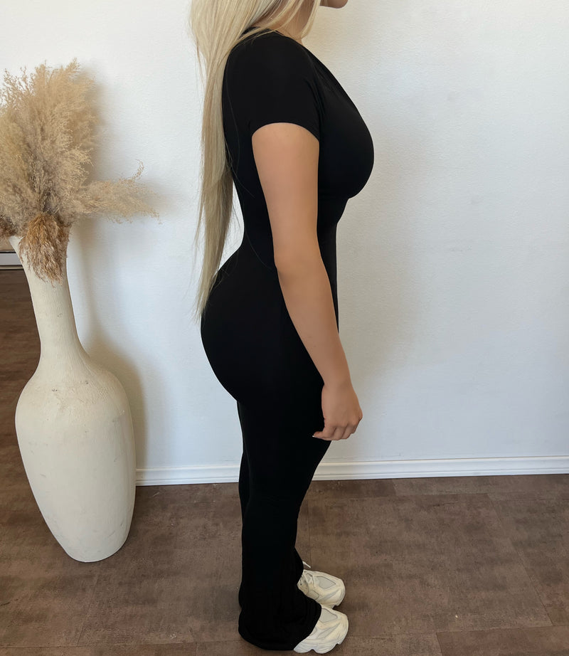 Elizabeth Snatched Zip Jumpsuit (Black)