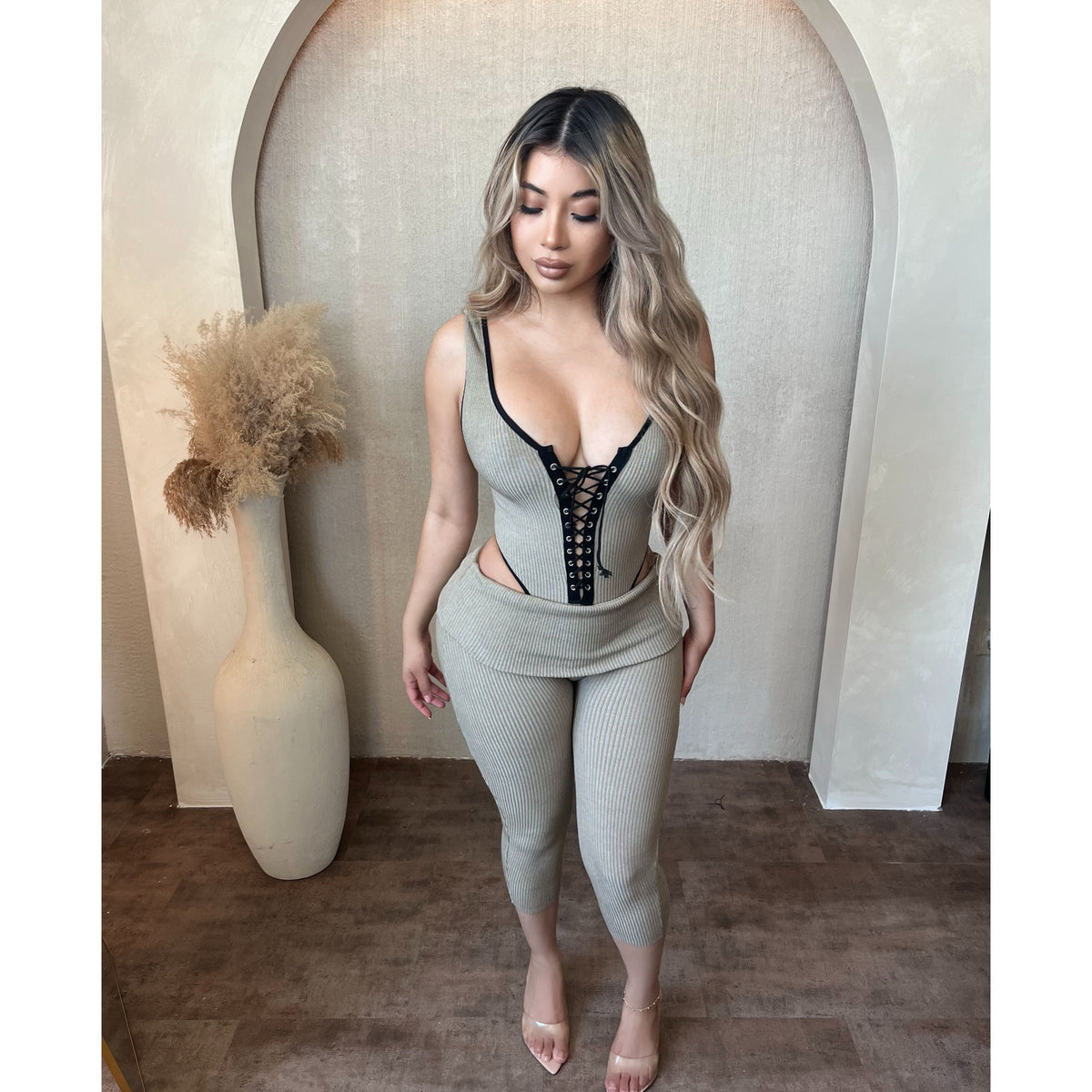 Shayla Lace Up Bodysuit W Capri Pants (Khaki)